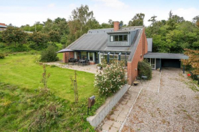 Cozy House On Helgenæs,